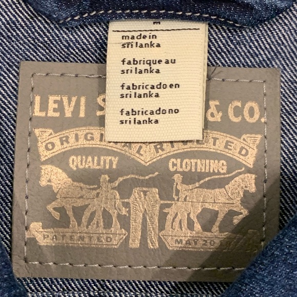Levi’s Jean Jacket - Picture 2 of 6